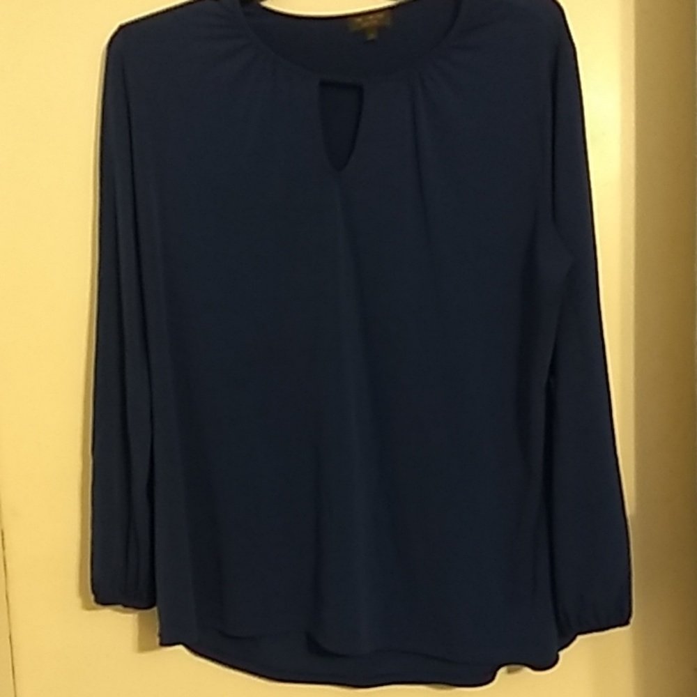 Long sleeve so flattering top